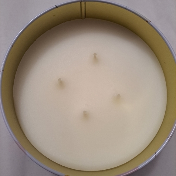 NEW Simply Indulgent Cherry Blossom Soy Candle  14oz. - Picture 4 of 6